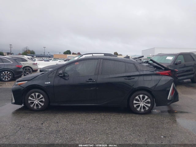 JTDKAMFP6N3202056 Toyota Prius Prime Xle