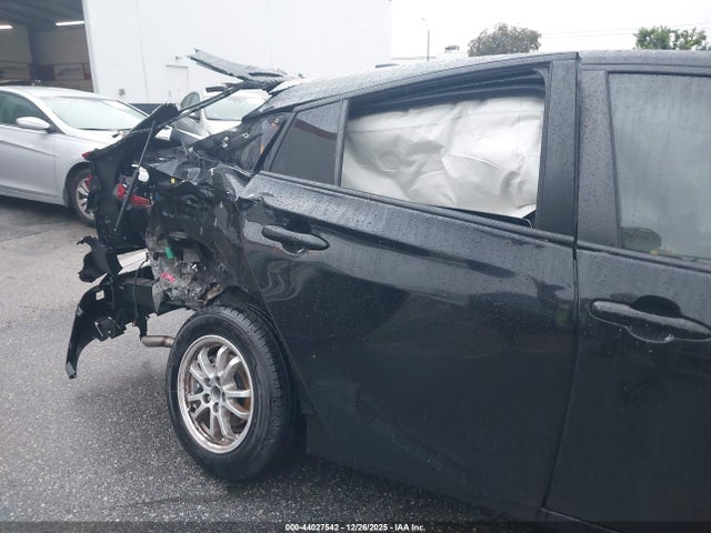 JTDKAMFP6N3202056 Toyota Prius Prime Xle