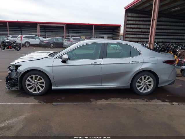 4T1R11AKXMU433104 Toyota CAMRY LE