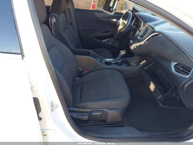 1G1ZG5ST3MF034680 Chevrolet Malibu Fwd Rs