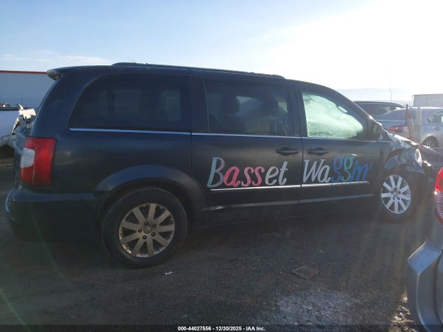 2013 Chrysler Town & Country Touring მანქანა იყიდება აუქციონზე, vin: 2C4RC1BG2DR690280, აუქციონის ნომერი: 44027556