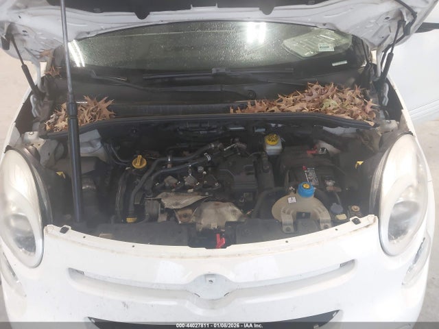 2014 FIAT 500L ZFBCFABH2EZ028411 Photo 9