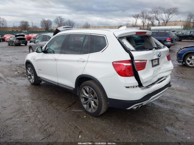 2017 BMW X3 5UXWX9C33H0W77926 Photo 2
