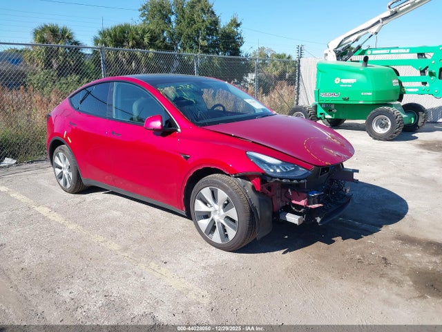 2021 TESLA MODEL Y 5YJYGDEE6MF138188 Photo 0