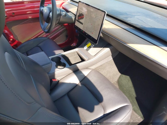 2021 TESLA MODEL Y 5YJYGDEE6MF138188 Photo 4