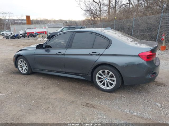 2016 BMW 320I WBA8E5G54GNT40202 Photo 2