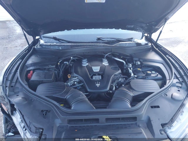 2019 MASERATI LEVANTE ZN661XUAXKX308353 Photo 9
