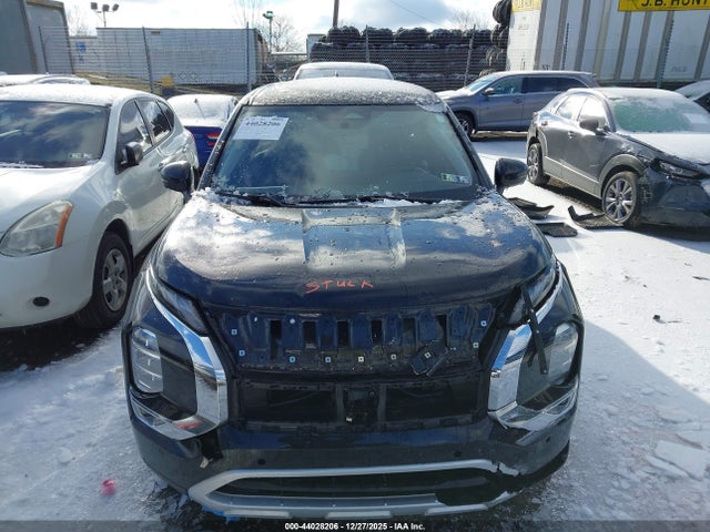 Продаж на аукціоні авто 2024 Mitsubishi Outlander Se 2.5 2wd/se Black Edition S-awc/se Black Edition W/pano Roof, vin: JA4J3VA82RZ068249, номер лоту: 44028206
