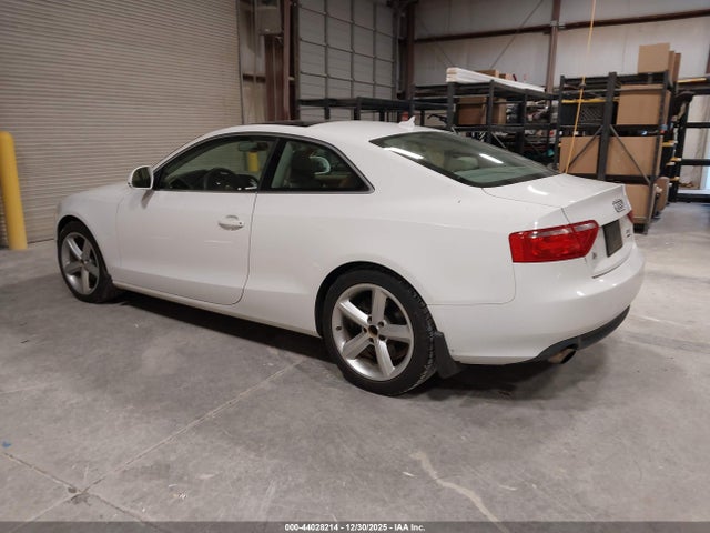 2009 AUDI A5 WAUDK78T39A008617 Photo 2