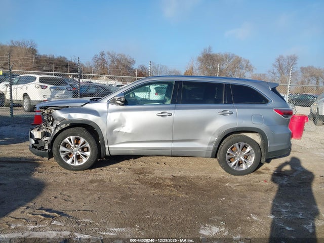 5TDJKRFH1FS158143 Toyota Highlander Xle V6