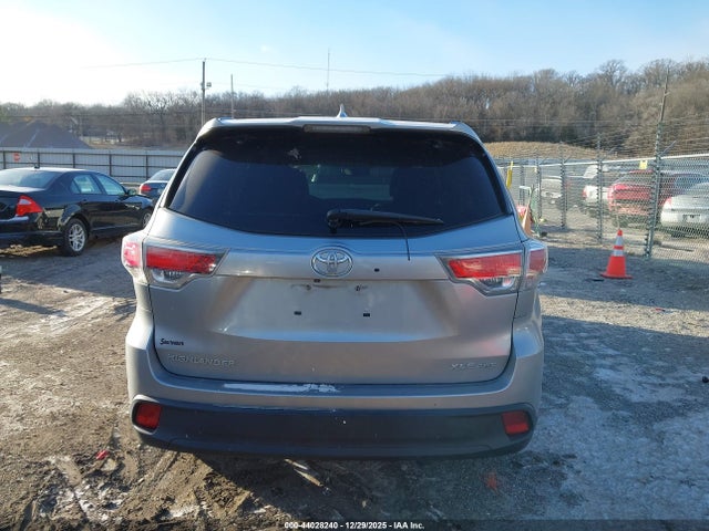 5TDJKRFH1FS158143 Toyota Highlander Xle V6