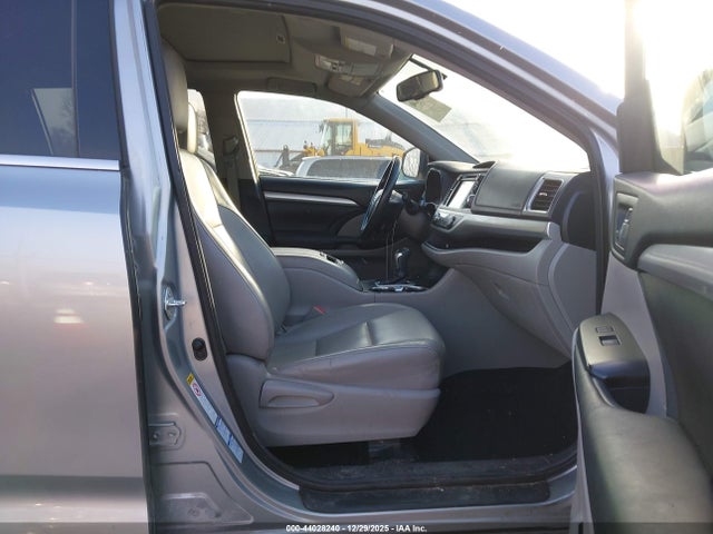 5TDJKRFH1FS158143 Toyota Highlander Xle V6