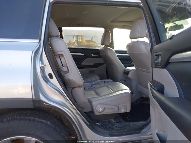 5TDJKRFH1FS158143 Toyota Highlander Xle V6
