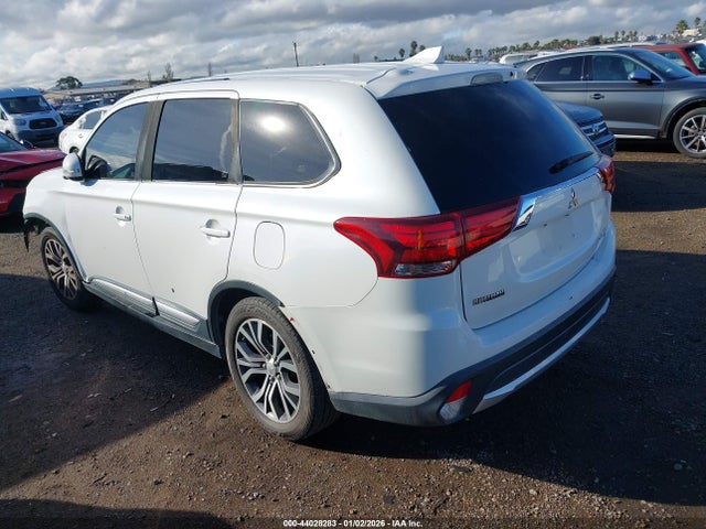2017 MITSUBISHI OUTLANDER JA4AD3A32HZ028581 Photo 2