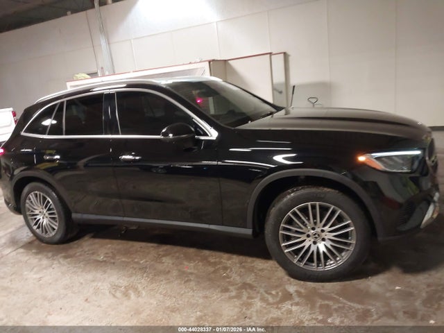 44028337 :رقم المزاد ، W1NKM4HB8SF376450 vin ، 2025 Mercedes-benz Glc 300 4matic Suv مزاد بيع