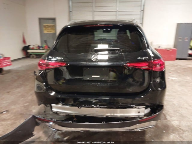44028337 :رقم المزاد ، W1NKM4HB8SF376450 vin ، 2025 Mercedes-benz Glc 300 4matic Suv مزاد بيع
