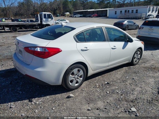 KNAFK4A61G5615715 KIA FORTE LX