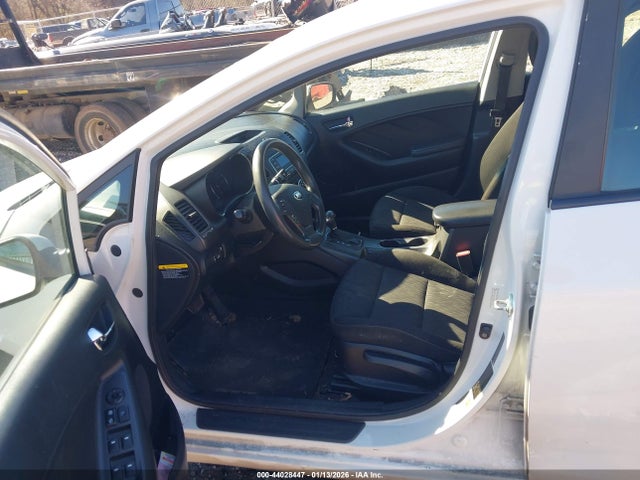 KNAFK4A61G5615715 KIA FORTE LX