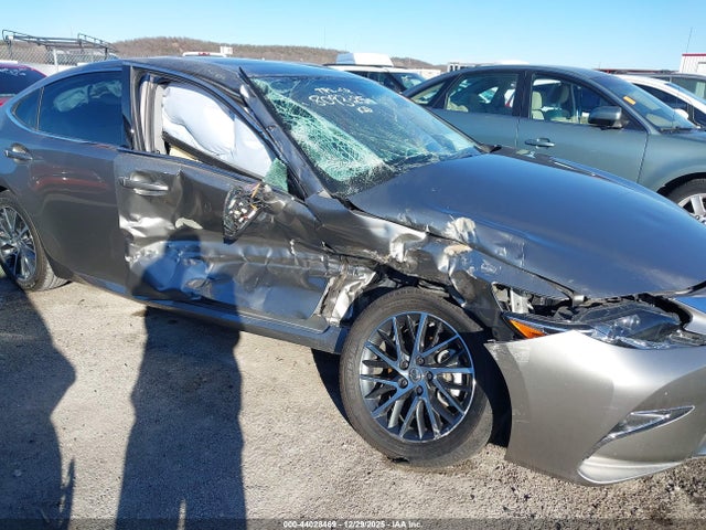 2017 Lexus Es 350 მანქანა იყიდება აუქციონზე, vin: 58ABK1GG5HU051448, აუქციონის ნომერი: 44028469