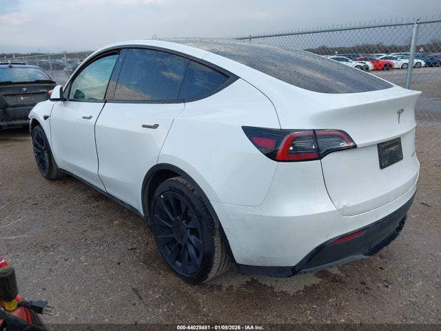 2022 TESLA MODEL Y 7SAYGAEEXNF543568 Photo 2