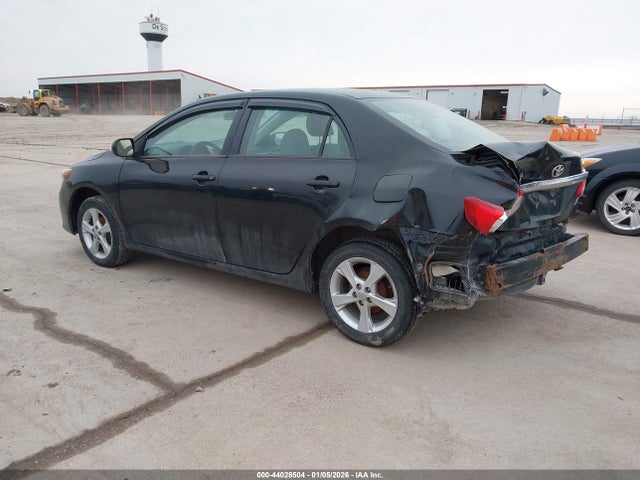 2011 TOYOTA COROLLA 2T1BU4EE4BC538735 Photo 2
