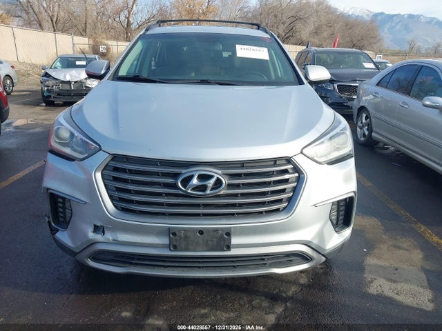 KM8SNDHF6HU187898 Hyundai Santa Fe Se