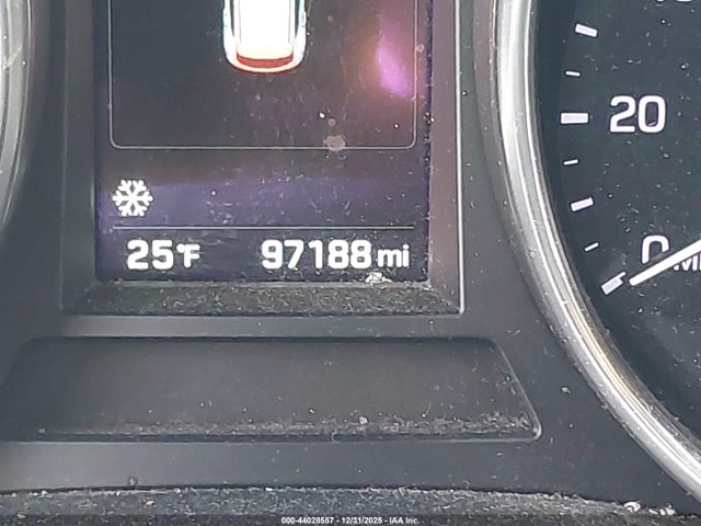 KM8SNDHF6HU187898 Hyundai Santa Fe Se