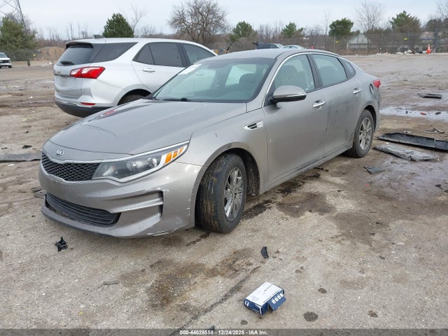 Продаж на аукціоні авто 2017 Kia Optima Lx, vin: 5XXGT4L35HG142308, номер лоту: 44028558