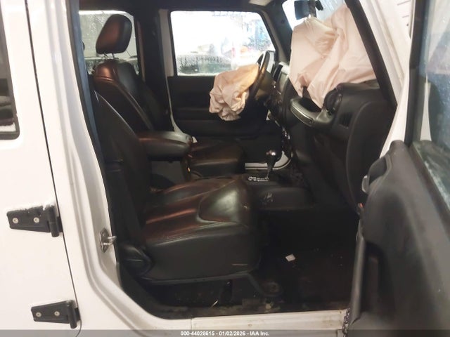 2017 JEEP WRANGLER UNLIMITED 1C4BJWEG0HL637561 Photo 4