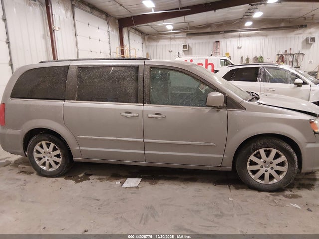 2016 Chrysler Town & Country Touring მანქანა იყიდება აუქციონზე, vin: 2C4RC1BG9GR253137, აუქციონის ნომერი: 44028779