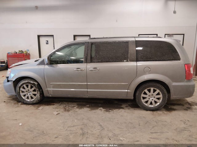 2016 Chrysler Town & Country Touring მანქანა იყიდება აუქციონზე, vin: 2C4RC1BG9GR253137, აუქციონის ნომერი: 44028779