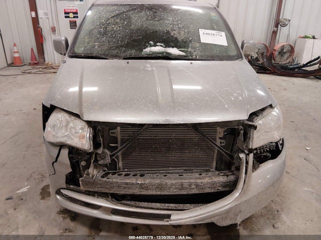 2016 Chrysler Town & Country Touring მანქანა იყიდება აუქციონზე, vin: 2C4RC1BG9GR253137, აუქციონის ნომერი: 44028779