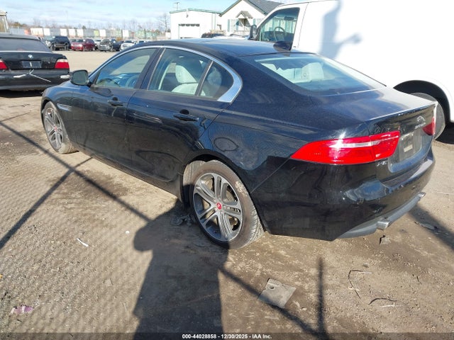 2017 JAGUAR XE SAJAD4BV6HA976459 Photo 2