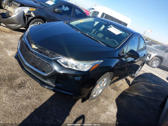 Chevrolet Cruze Ls Auto 2017 1G1BC5SM6H7188385 Image 2