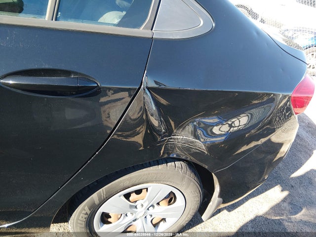 Chevrolet Cruze Ls Auto 2017 1G1BC5SM6H7188385 Image 6
