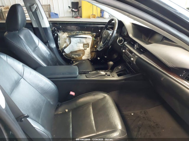 Продажа на аукционе авто 2015 Lexus Es 350, vin: JTHBK1GG2F2190679, номер лота: 44028958