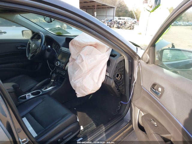 44028959 :رقم المزاد ، 19UDE2F78JA002661 vin ، 2018 Acura Ilx Premium Package/technology Plus Package مزاد بيع