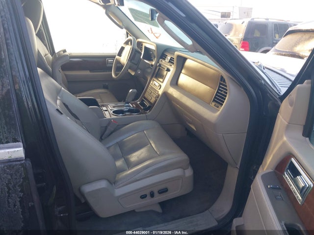 5LMJJ3J53EEL05475 Lincoln NAVIGATOR L