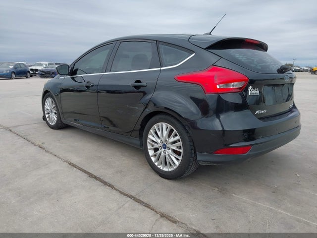 Ford Focus Titanium 2015 1FADP3N29FL347770 Image 3