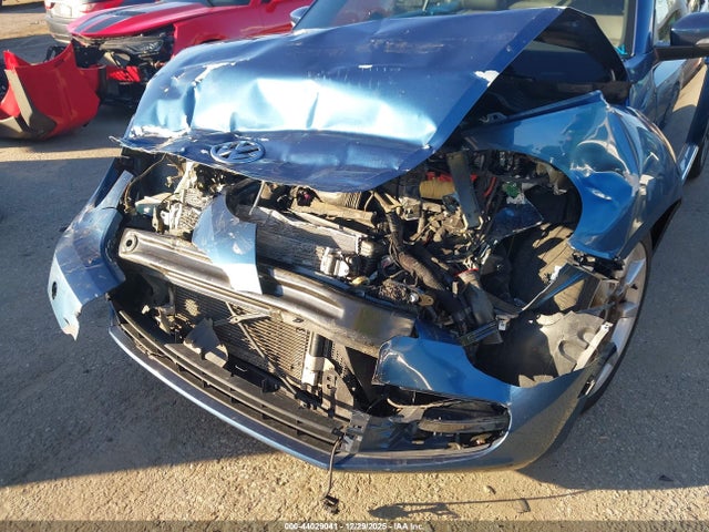 3VW517AT7GM817149 Volkswagen Beetle 1.8t Sel