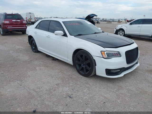 2017 CHRYSLER 300 2C3CCABT6HH557959