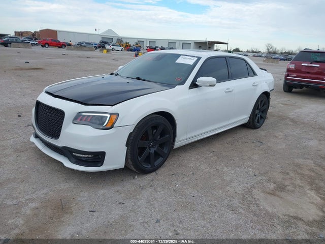 2017 CHRYSLER 300 2C3CCABT6HH557959 Photo 1