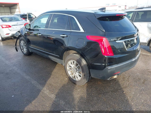 2017 CADILLAC XT5 1GYKNBRS2HZ196275 Photo 2