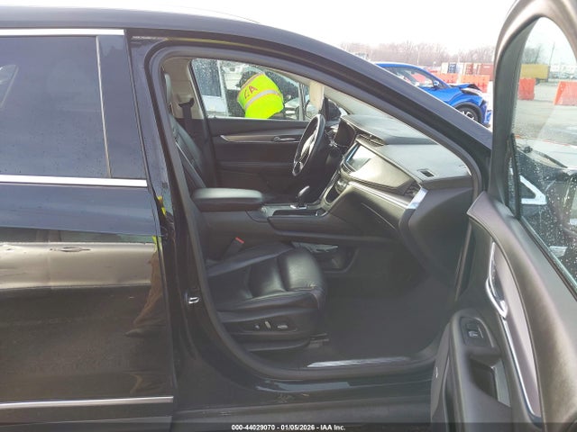 2017 CADILLAC XT5 1GYKNBRS2HZ196275 Photo 4