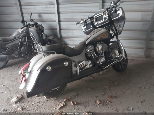 2017 INDIAN MOTORCYCLE CO. CHIEFTAIN 56KTCNAA8H3355088 Photo 3