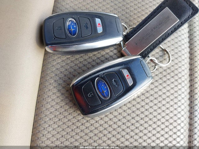 Продажа на аукционе авто 2018 Subaru Outback 2.5i Limited, vin: 4S4BSANC4J3239283, номер лота: 44029214