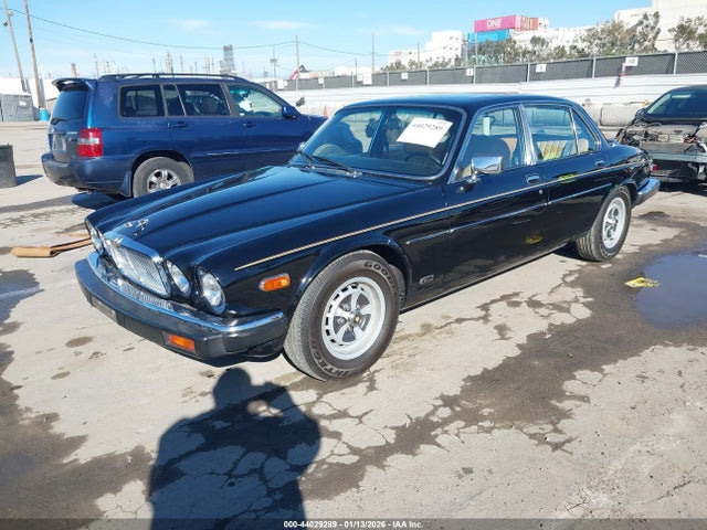 1984 JAGUAR XJ6 SAJAV1340EC370804 Photo 1
