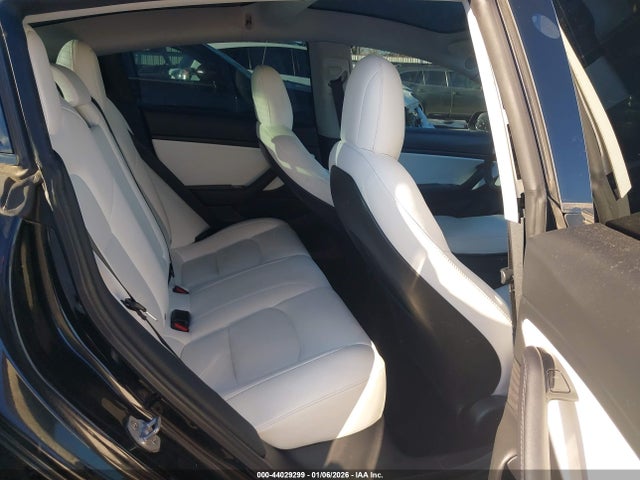 44029299 :رقم المزاد ، 5YJ3E1EAXLF710048 vin ، 2020 Tesla Model 3 Standard Range Plus Rear-wheel Drive/standard Range Rear-wheel Drive مزاد بيع