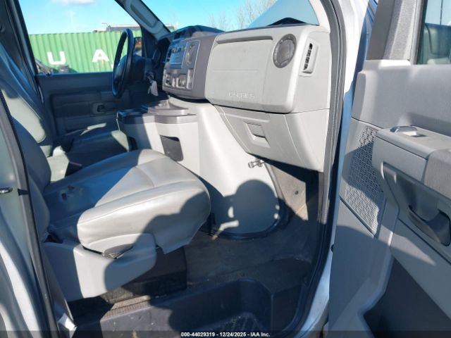 2010 FORD E-250 1FTNE2EL7ADA83104 Photo 4