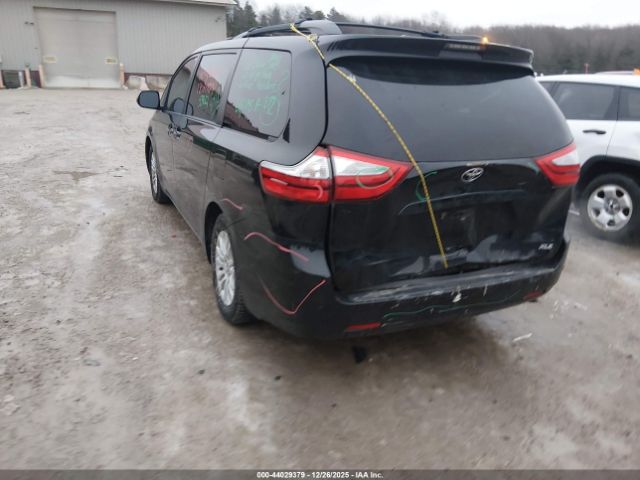 2015 TOYOTA SIENNA 5TDYK3DC2FS678371 Photo 2